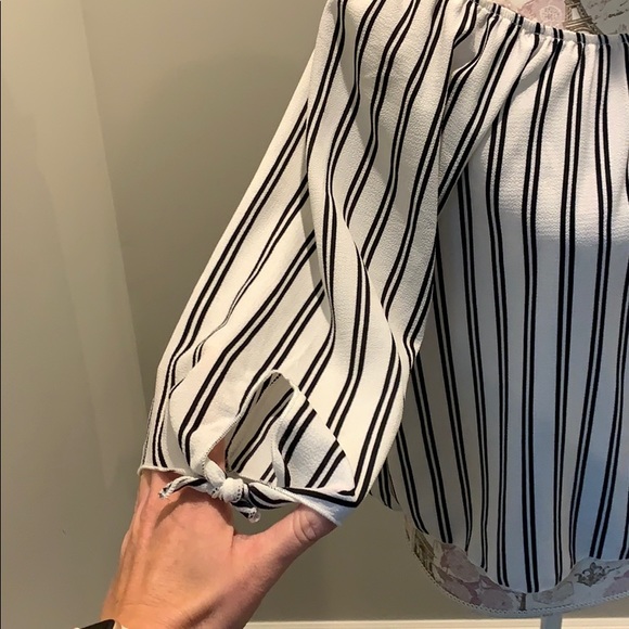 Cute top - Picture 4 of 4